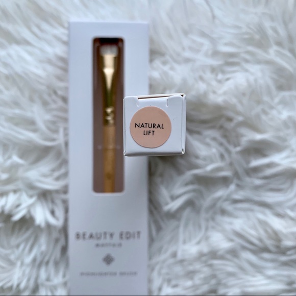 Beauty edit - highlighter brush and brow lift - Picture 3 of 3